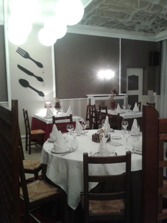 Le Merle Blanc Logis Hotel 3*